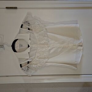 Love fire white blouse with lace and cold shoulder look with elastic junior lg